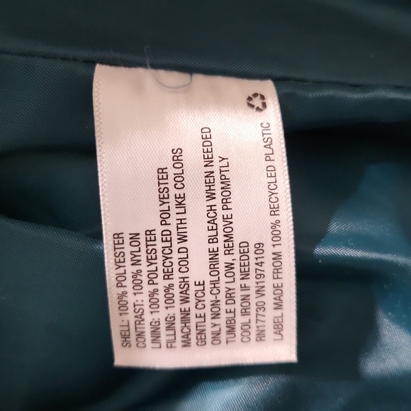 WILD FABLE Size XS puffer vest. 2 tone green. - Picture 6 of 8